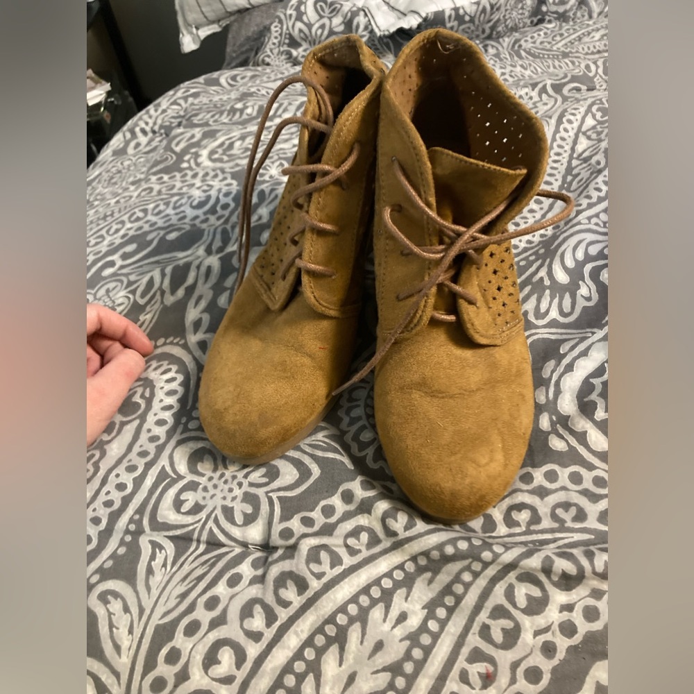 Heeled wedges